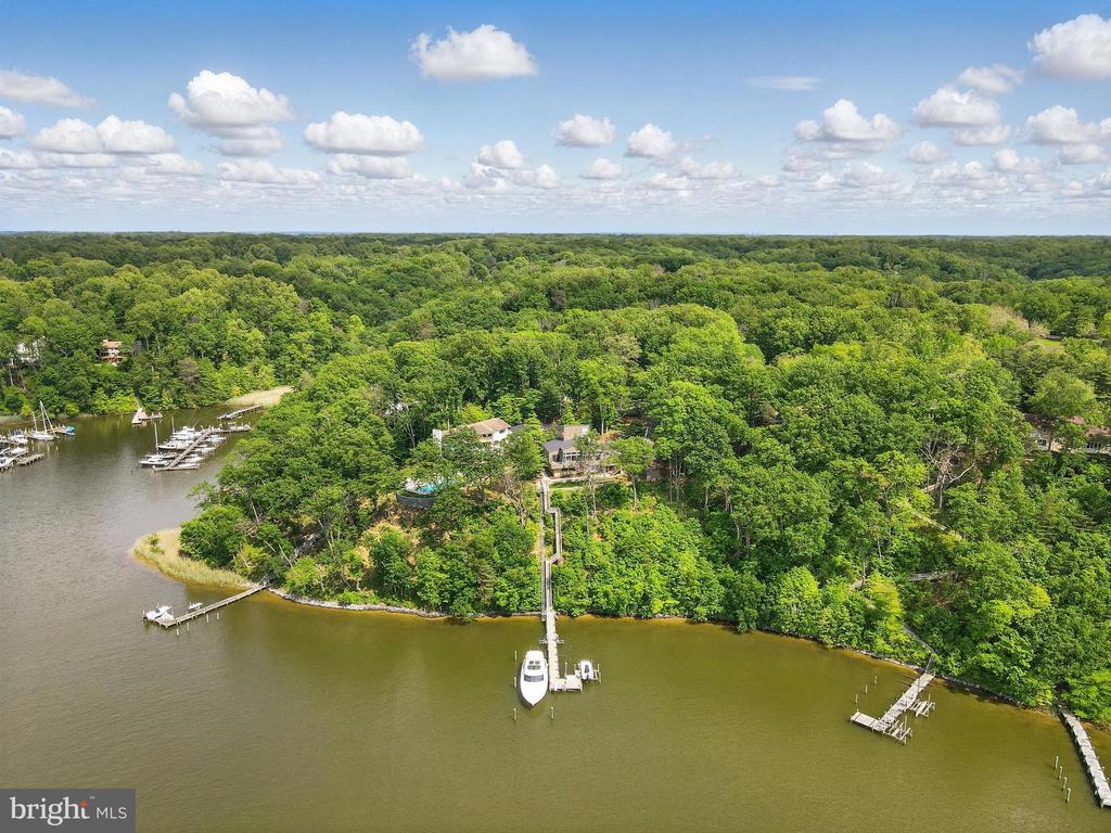 1252 Fenwick Garth