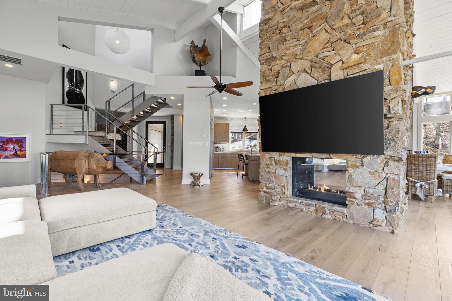 1252 Fenwick Garth