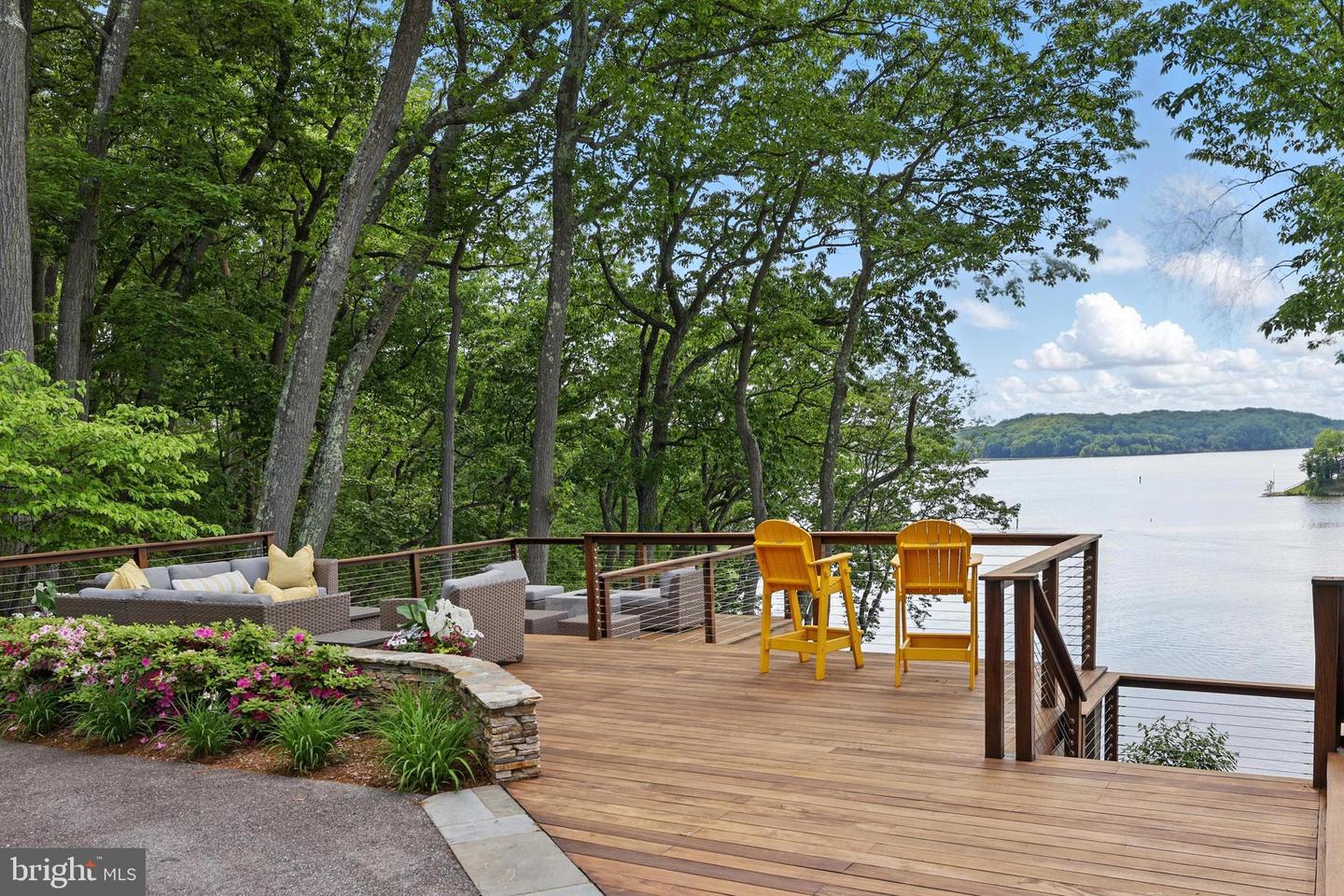 1252 Fenwick Garth