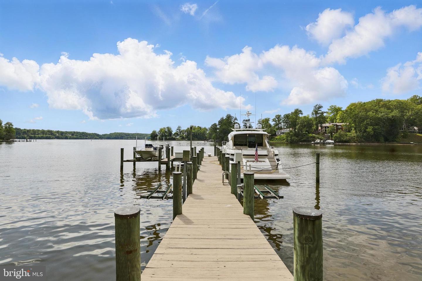1252 Fenwick Garth