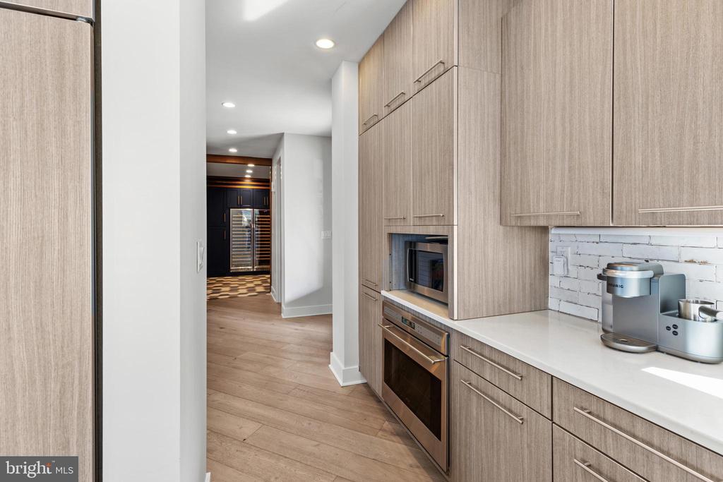1252 Fenwick Garth