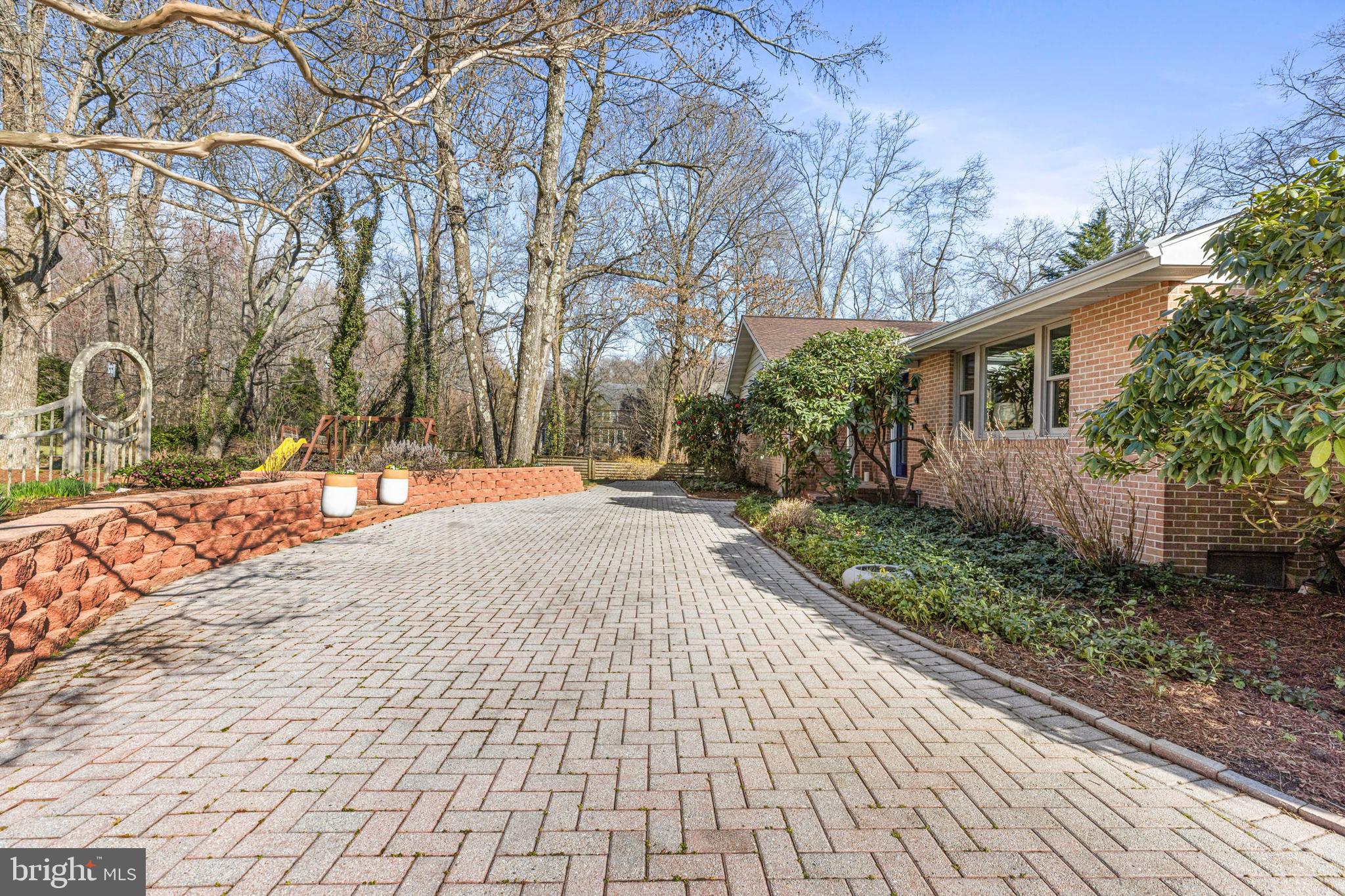 601 Canal Ln