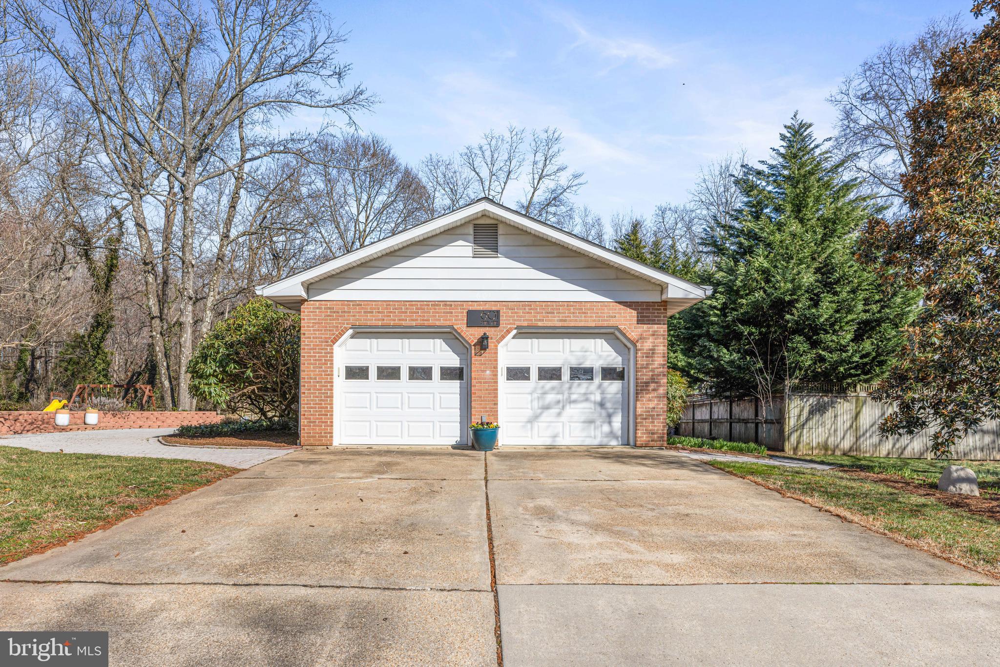 601 Canal Ln