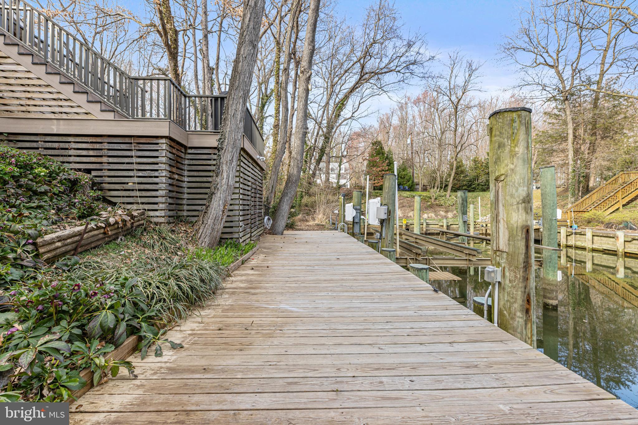 601 Canal Ln