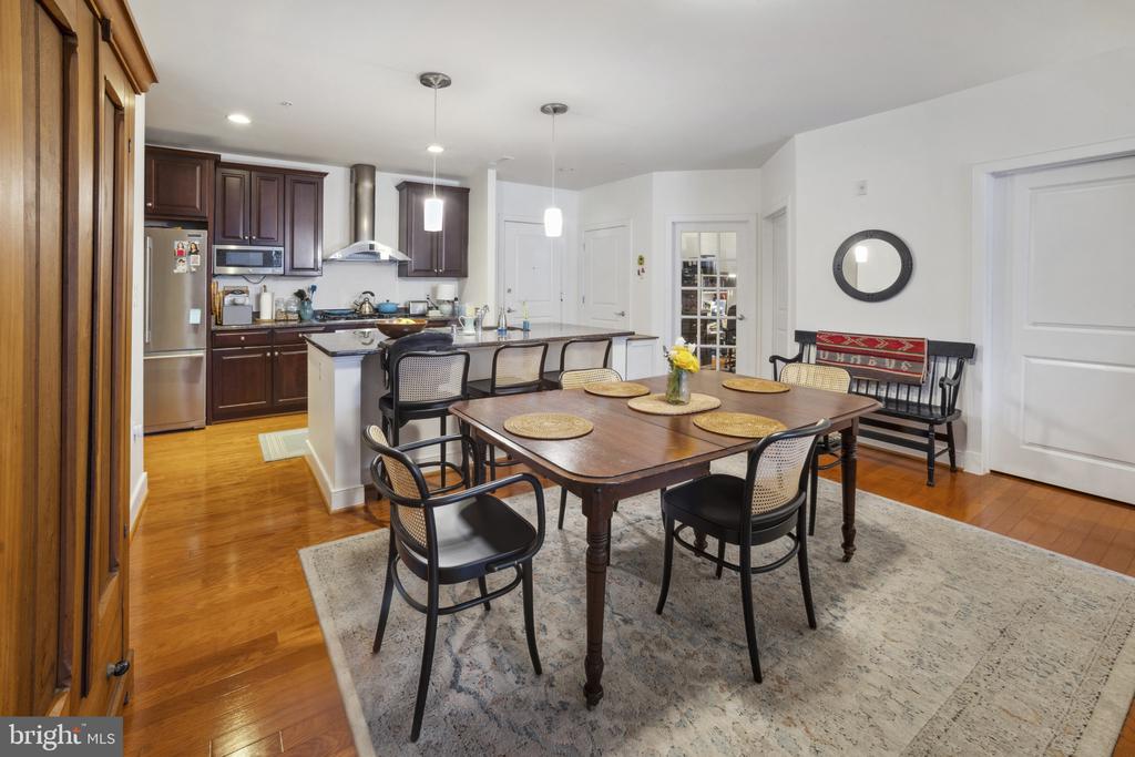 66 Franklin St #203