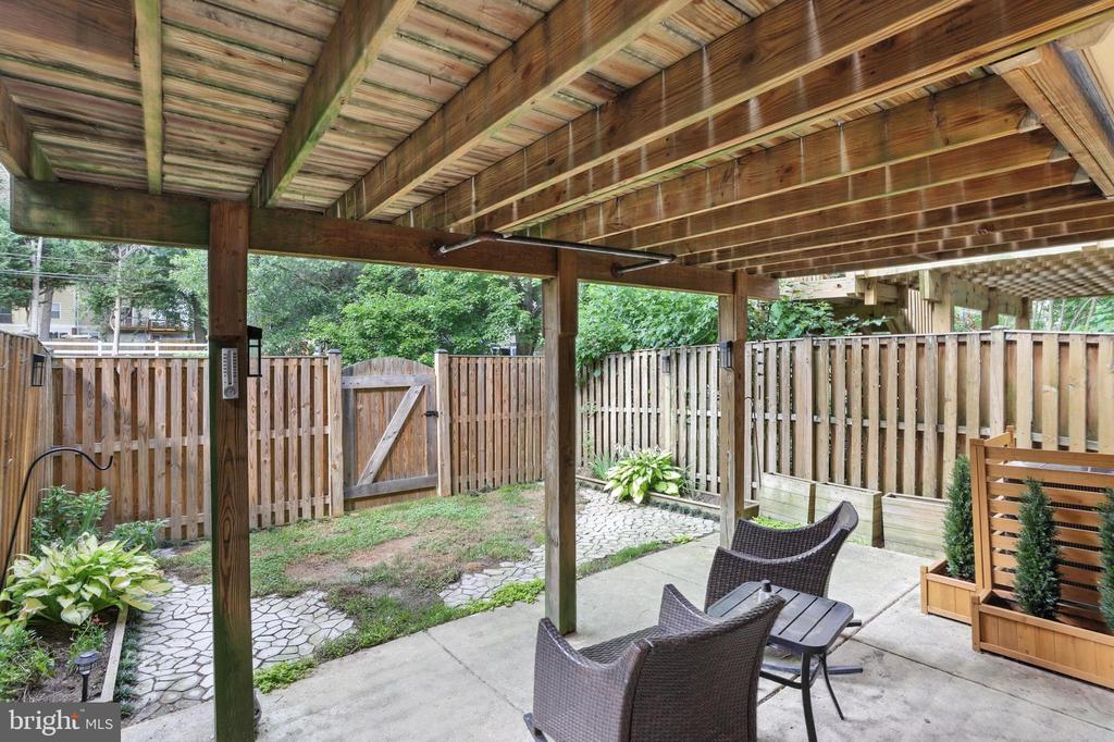 1504 Ashburnham Dr