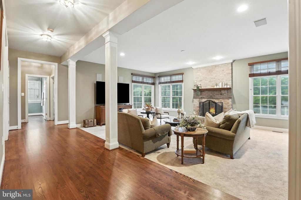 624 Lighthouse Landing Ln