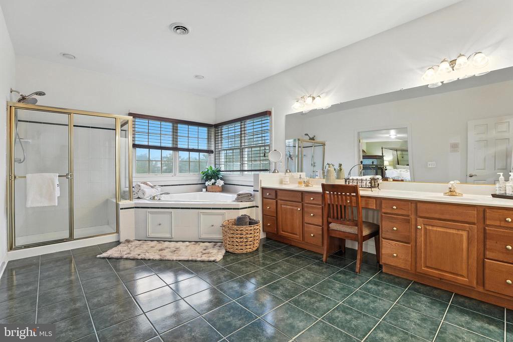 624 Lighthouse Landing Ln