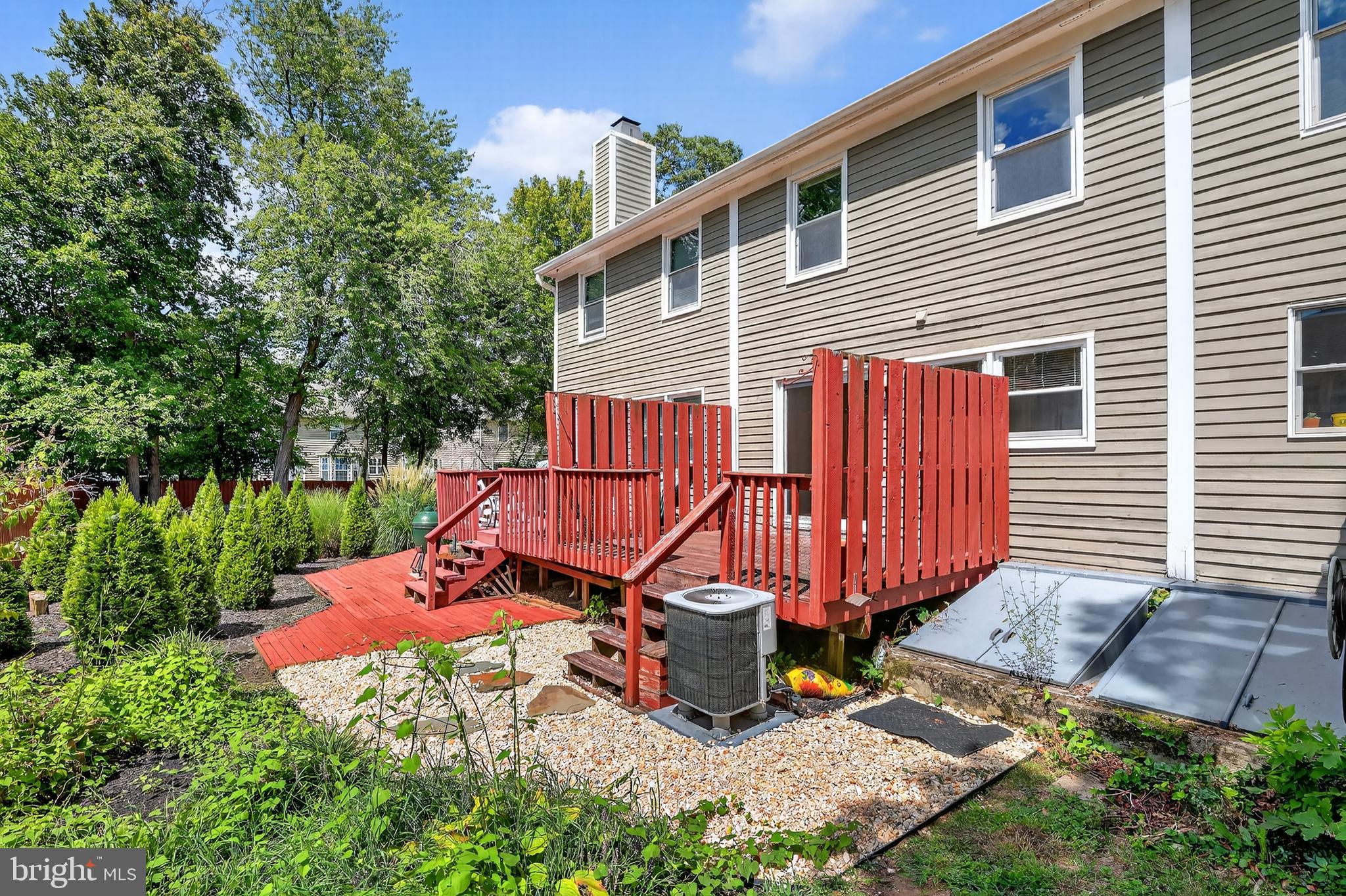 23 JANWALL COURT
