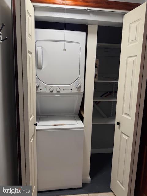 1 S CHERRY GROVE AVENUE