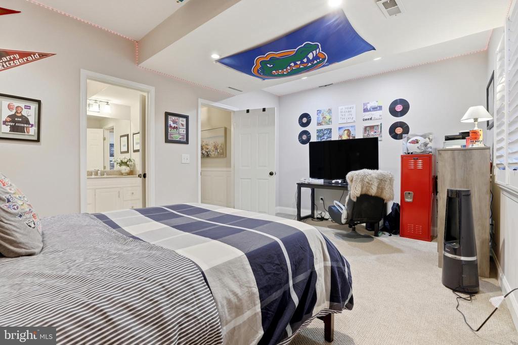 605 YAWL COURT