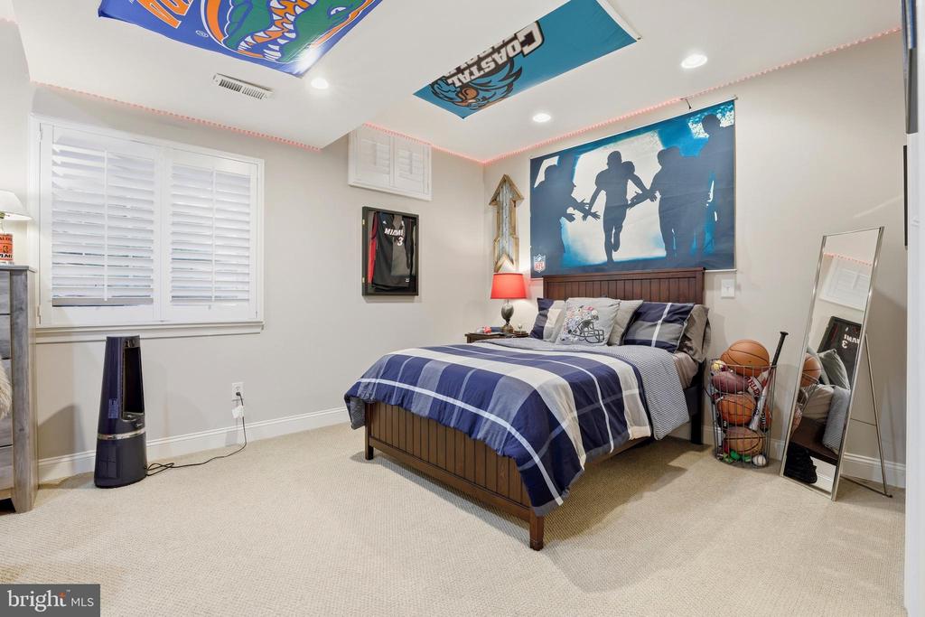 605 YAWL COURT
