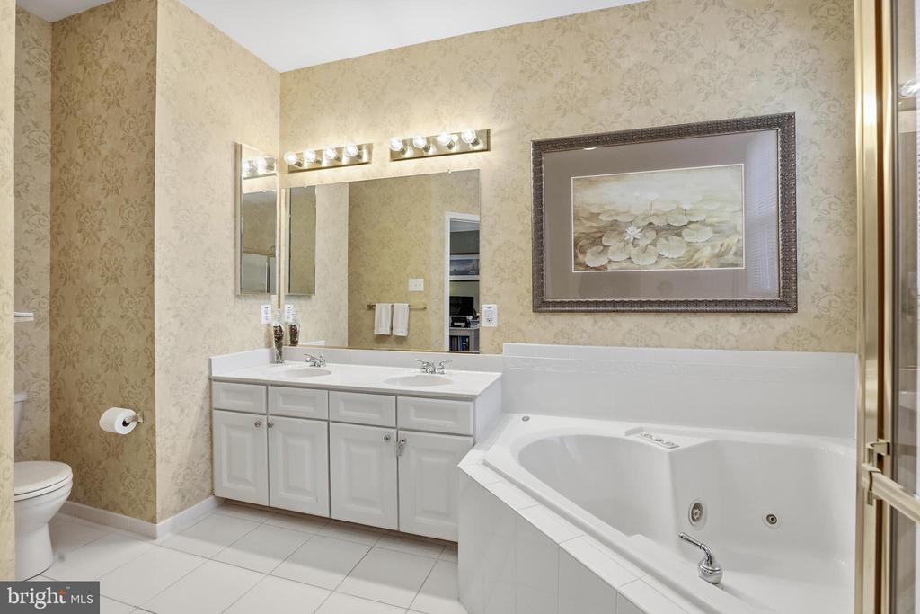 1612 TRAWLER LANE