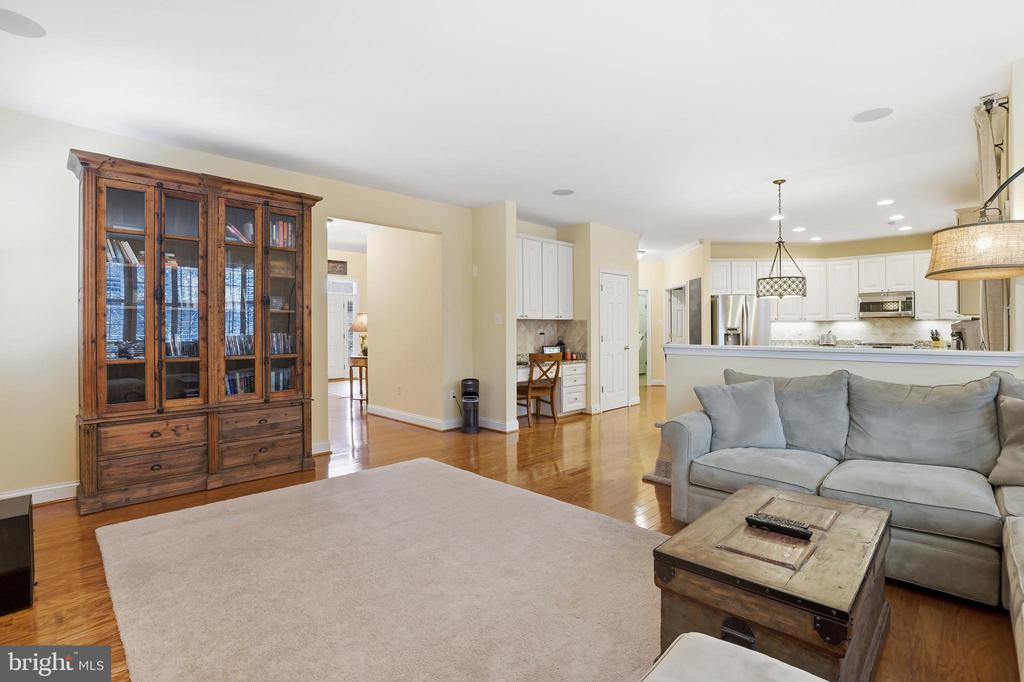 1612 TRAWLER LANE