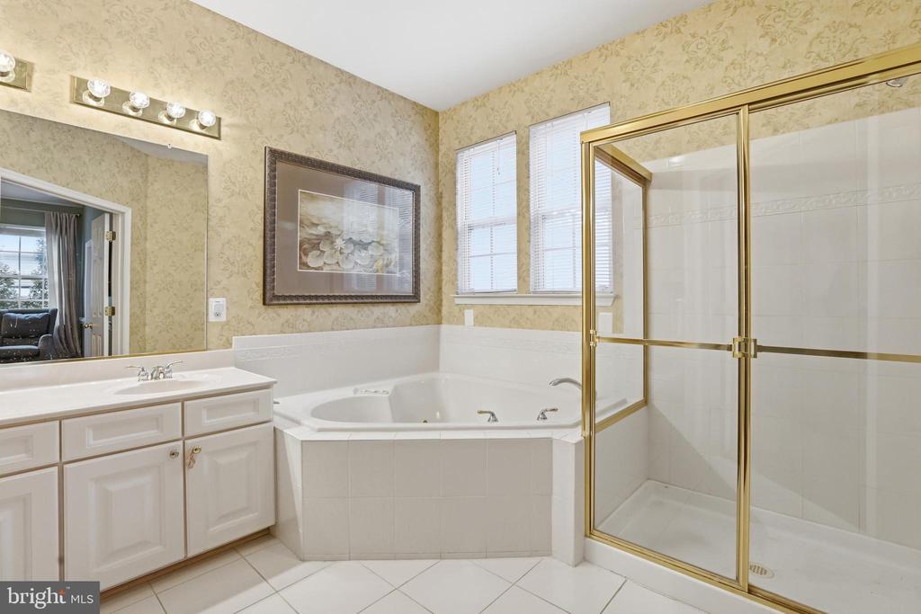 1612 TRAWLER LANE