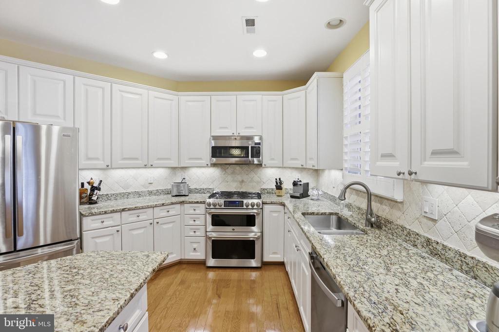 1612 TRAWLER LANE