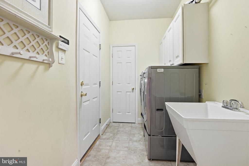 1612 TRAWLER LANE