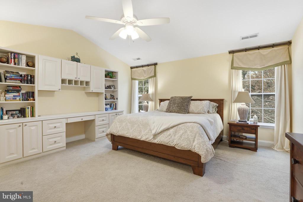 1612 TRAWLER LANE