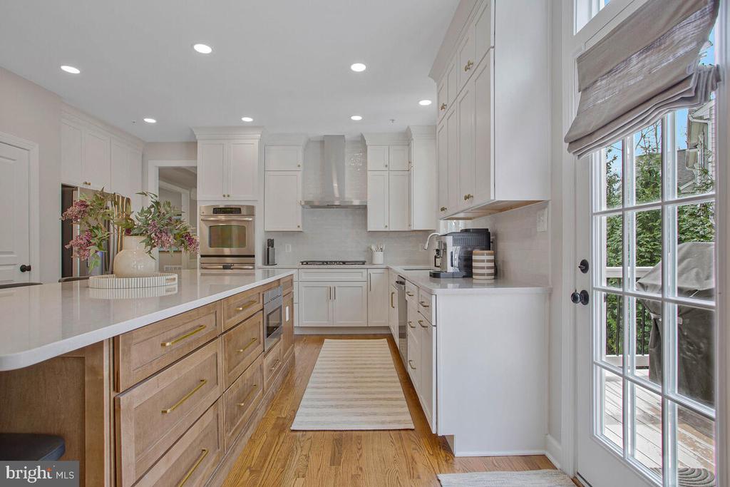 4240 SWEET LEAF LANE