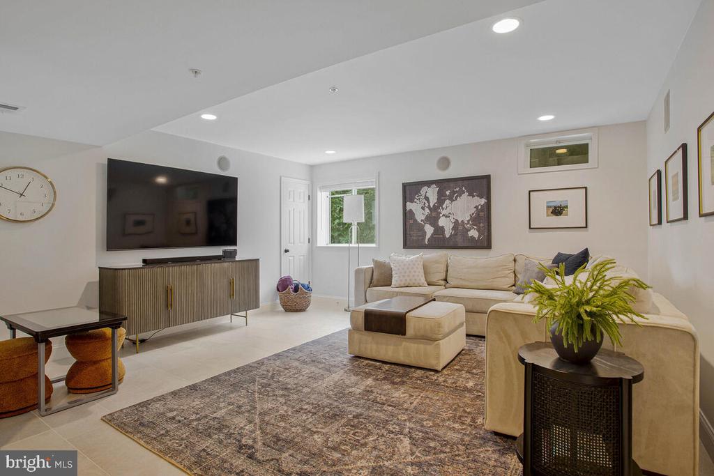 4240 SWEET LEAF LANE