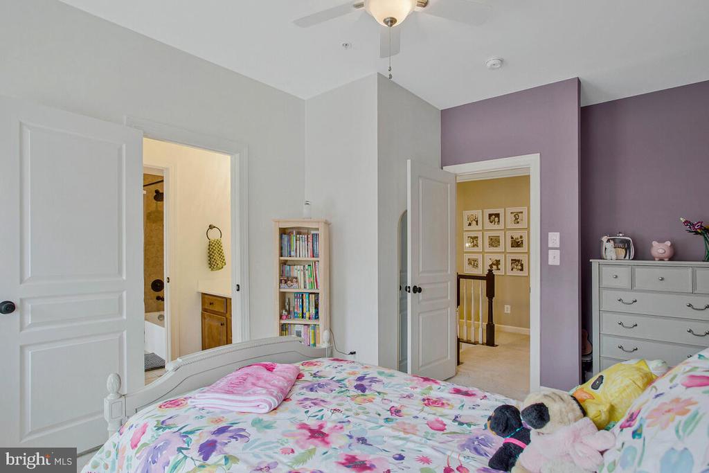 4240 SWEET LEAF LANE