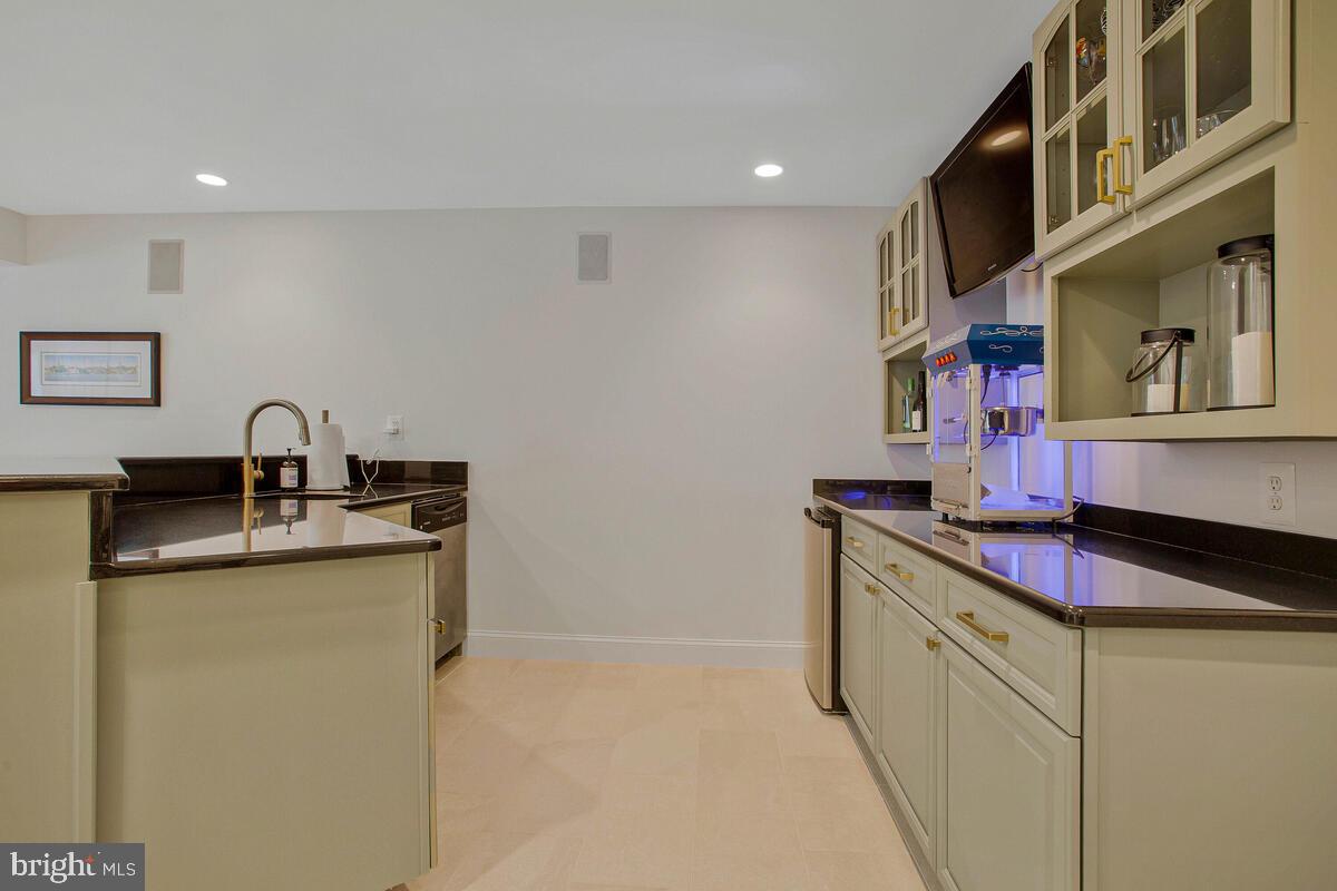 4240 SWEET LEAF LANE