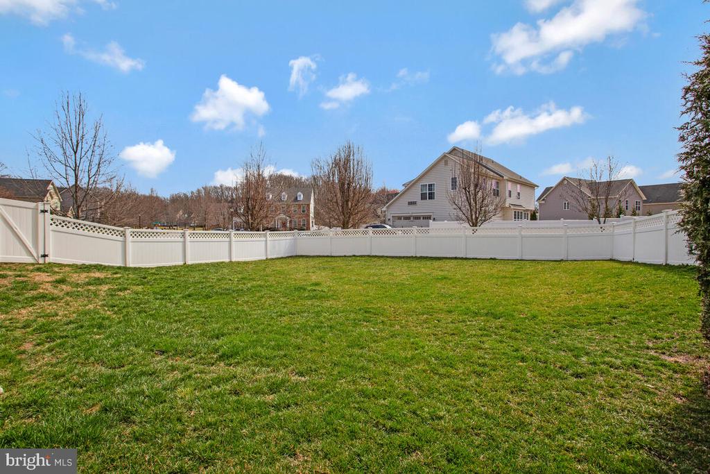 4240 SWEET LEAF LANE