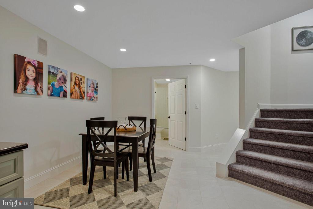 4240 SWEET LEAF LANE