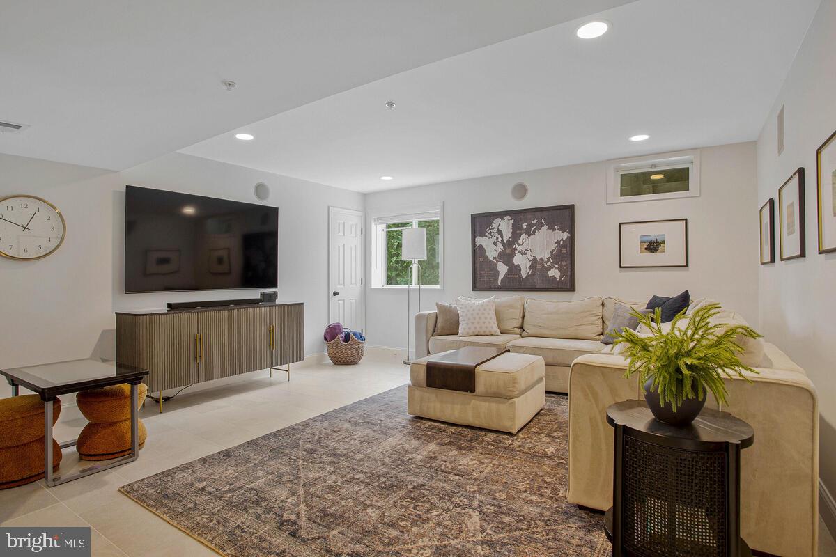 4240 SWEET LEAF LANE