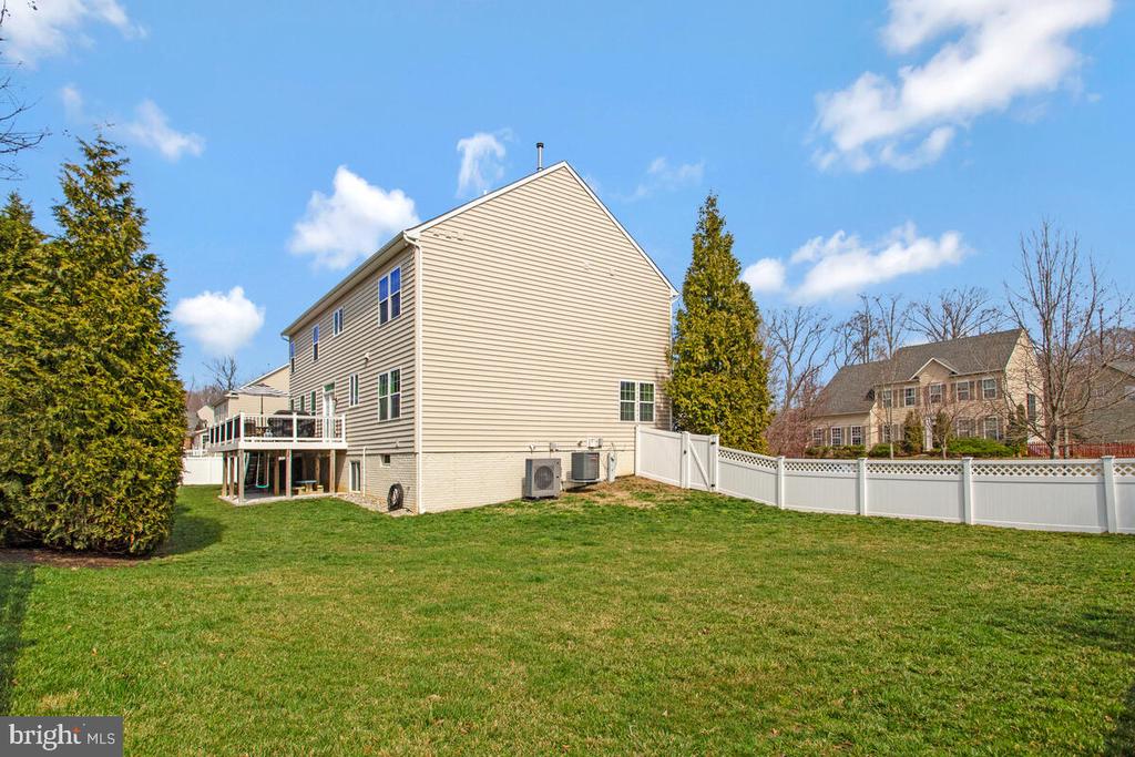 4240 SWEET LEAF LANE