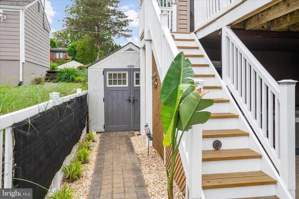 508 WALNUT DRIVE
