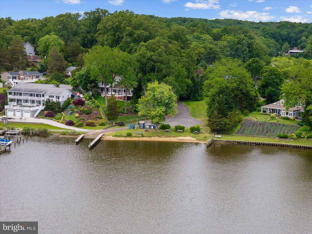 508 WALNUT DRIVE