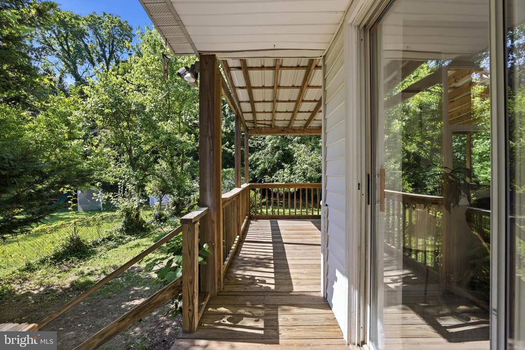 735 WARREN DRIVE
