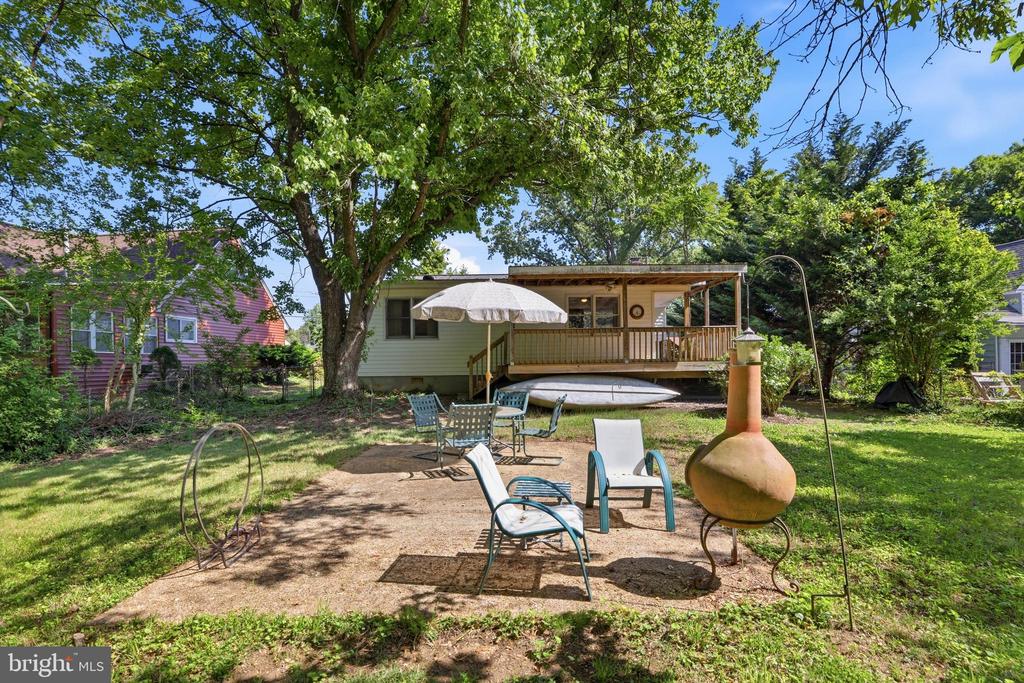 735 WARREN DRIVE