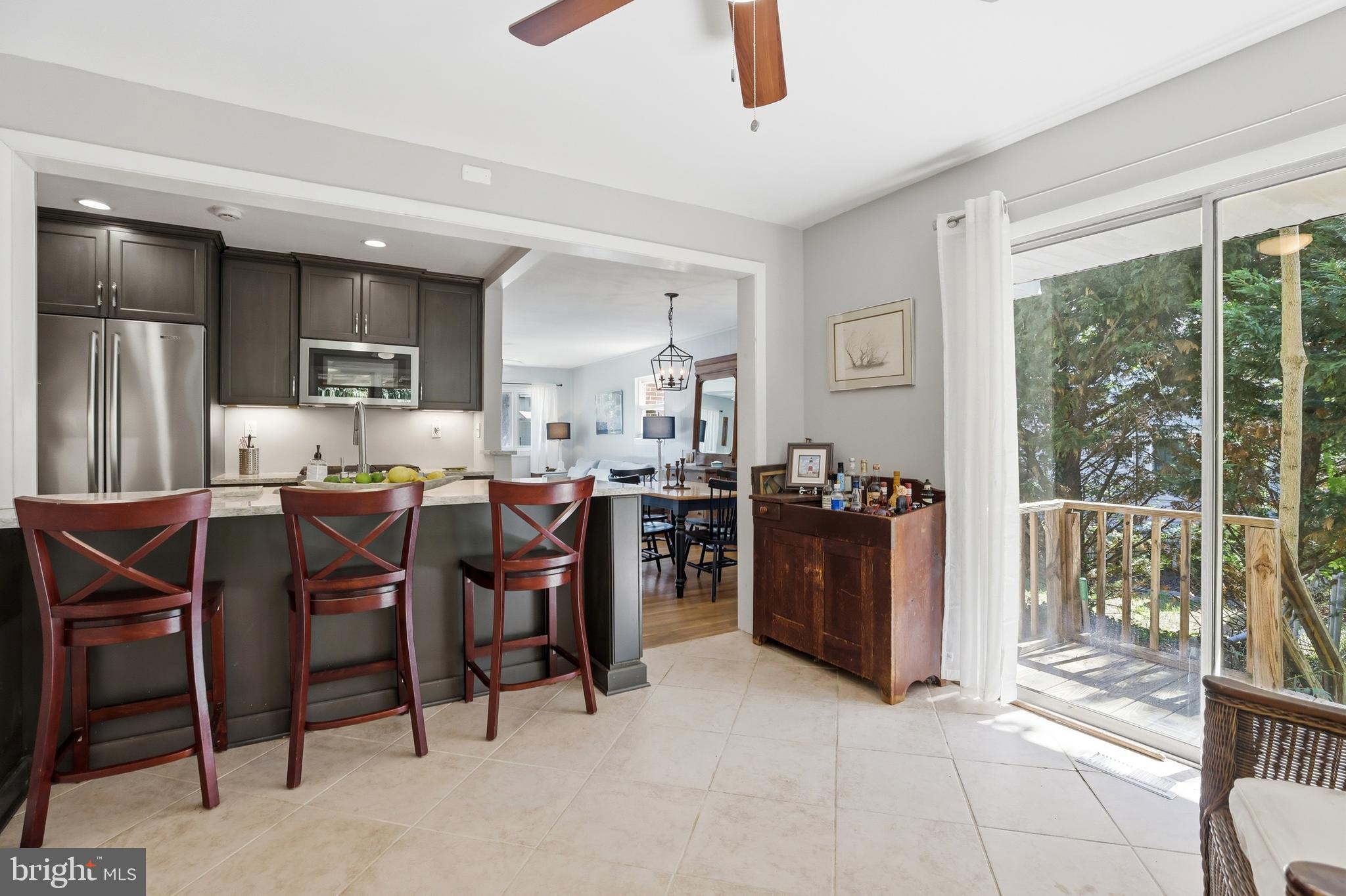 735 WARREN DRIVE