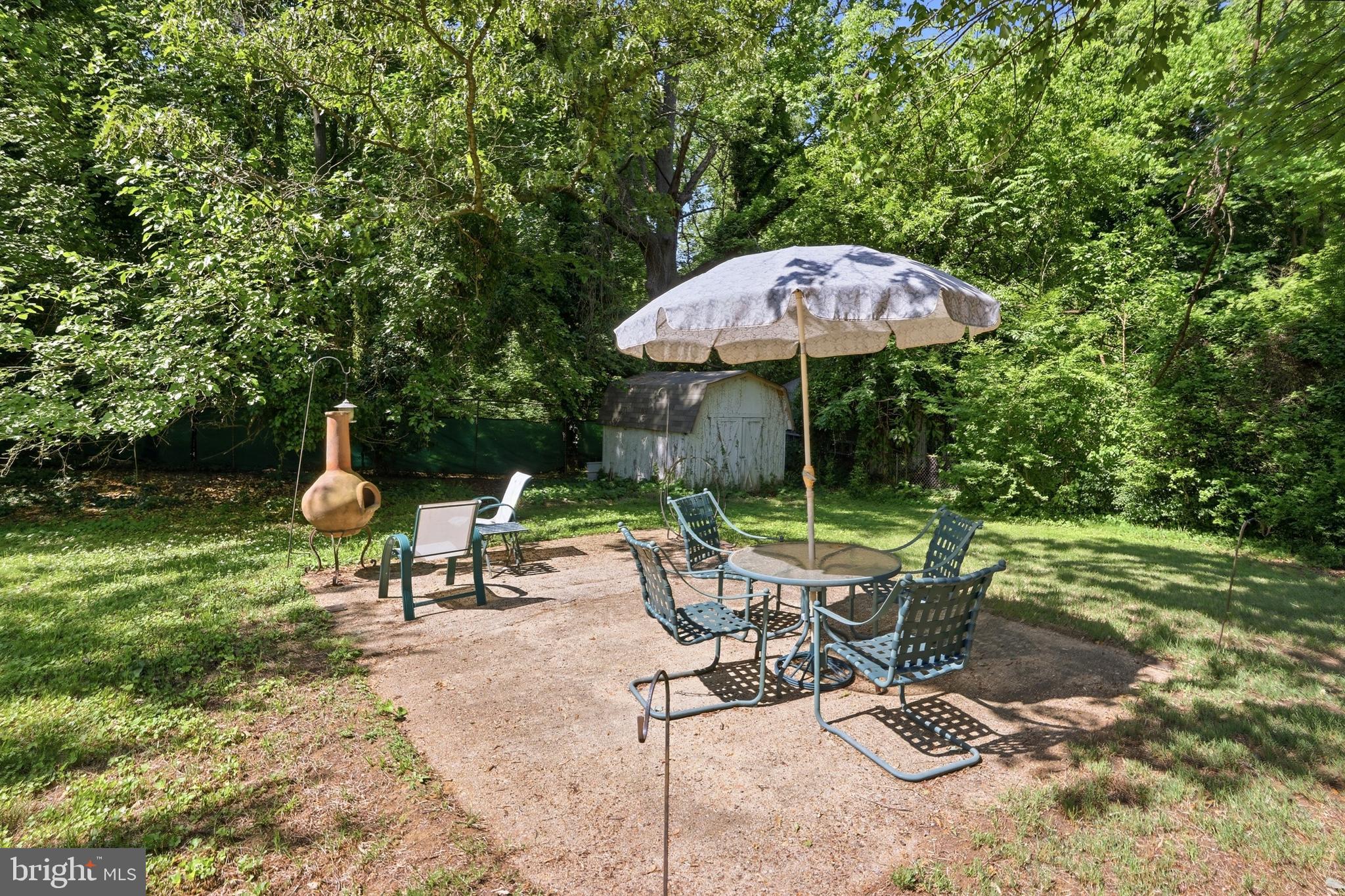 735 WARREN DRIVE