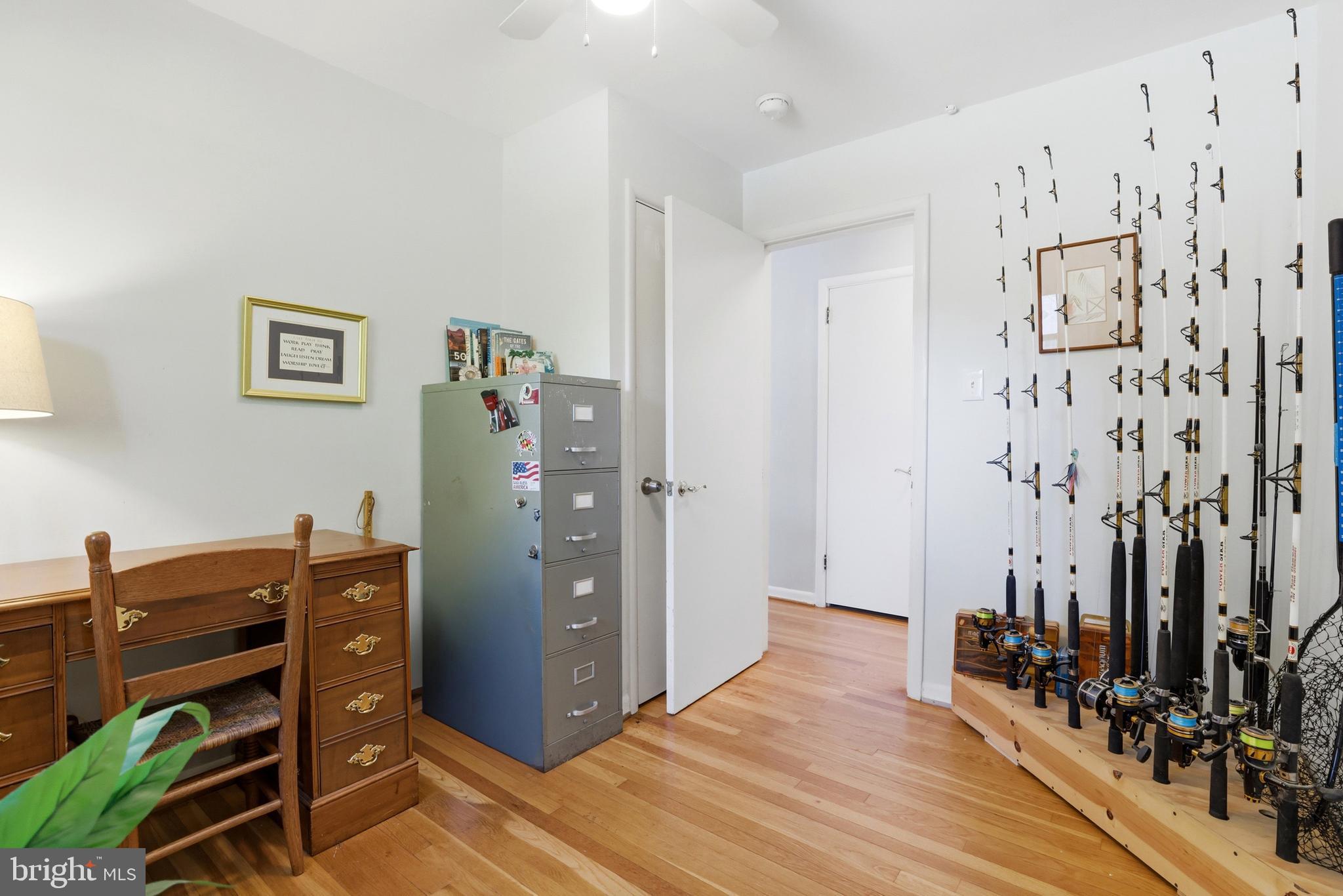735 WARREN DRIVE