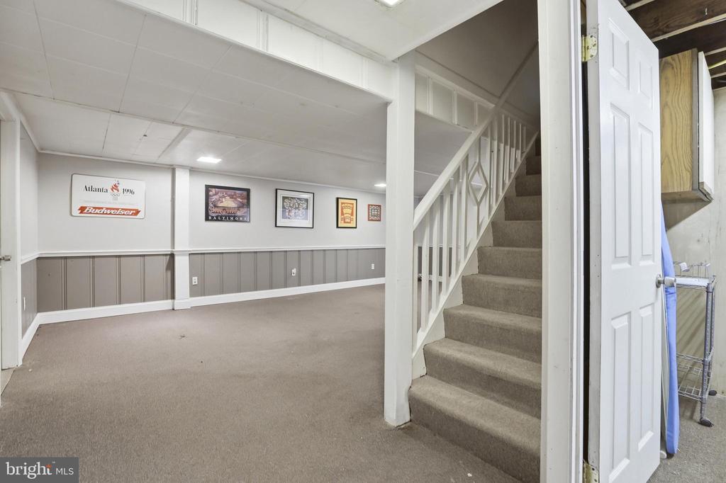 735 WARREN DRIVE
