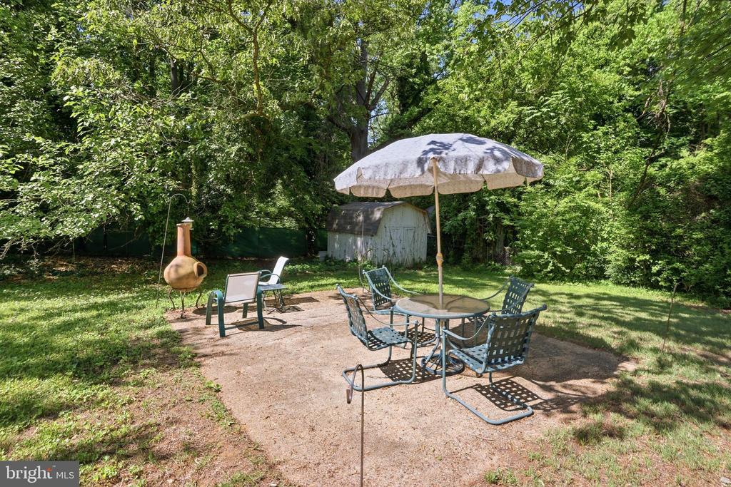 735 WARREN DRIVE