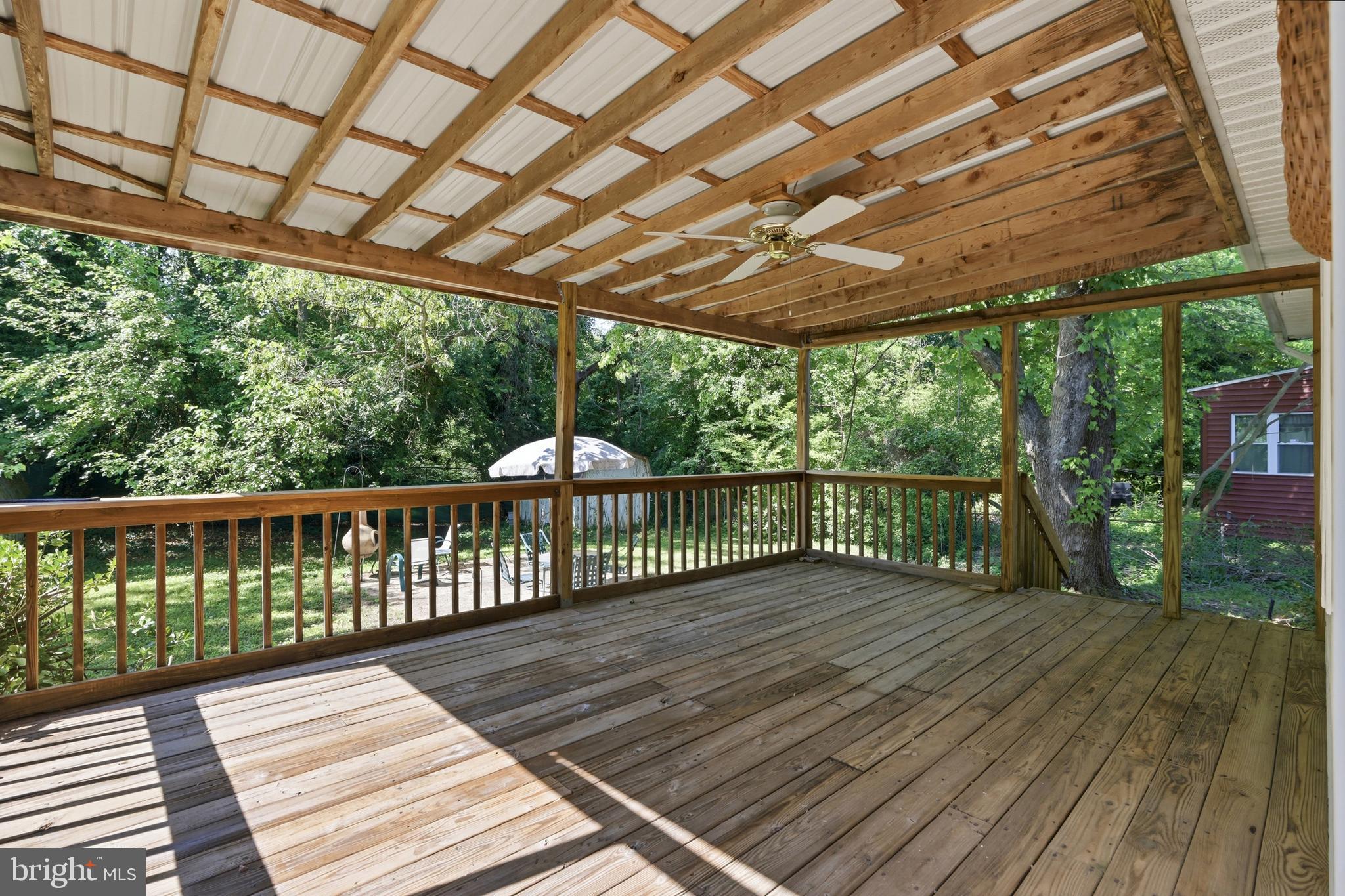 735 WARREN DRIVE