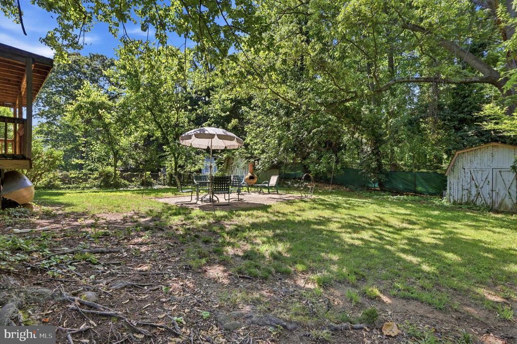 735 WARREN DRIVE