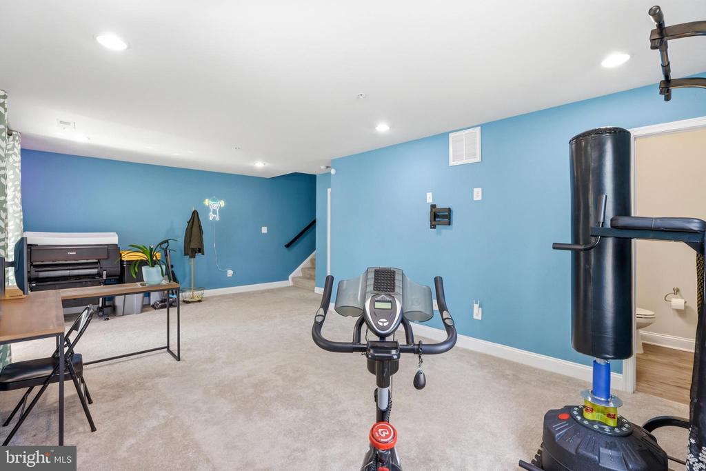 623 CLEAR BLUE LANE