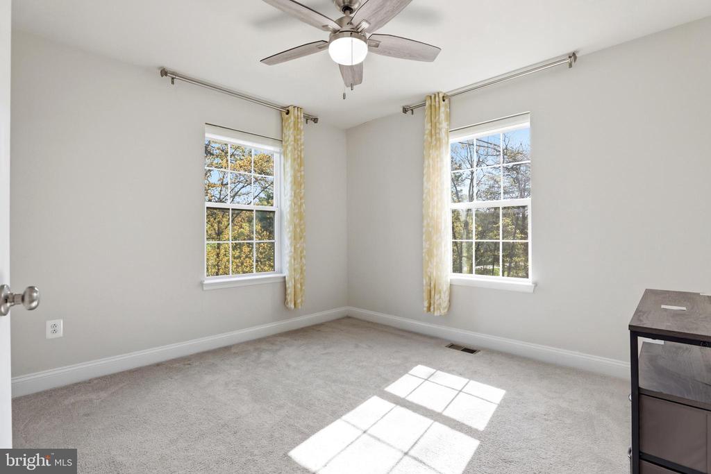 623 CLEAR BLUE LANE