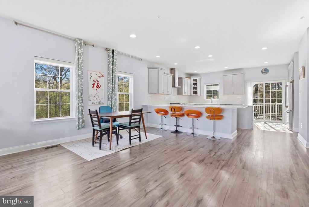 623 CLEAR BLUE LANE