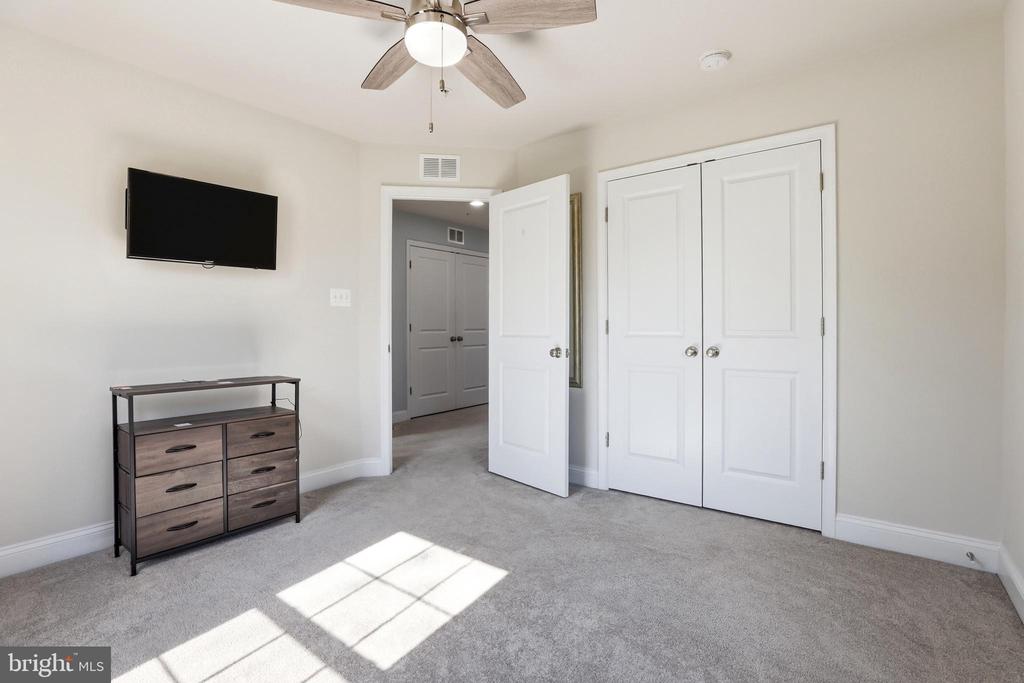 623 CLEAR BLUE LANE