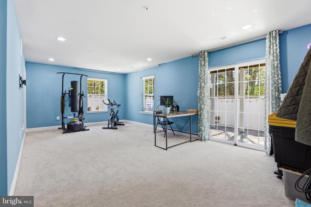 623 CLEAR BLUE LANE