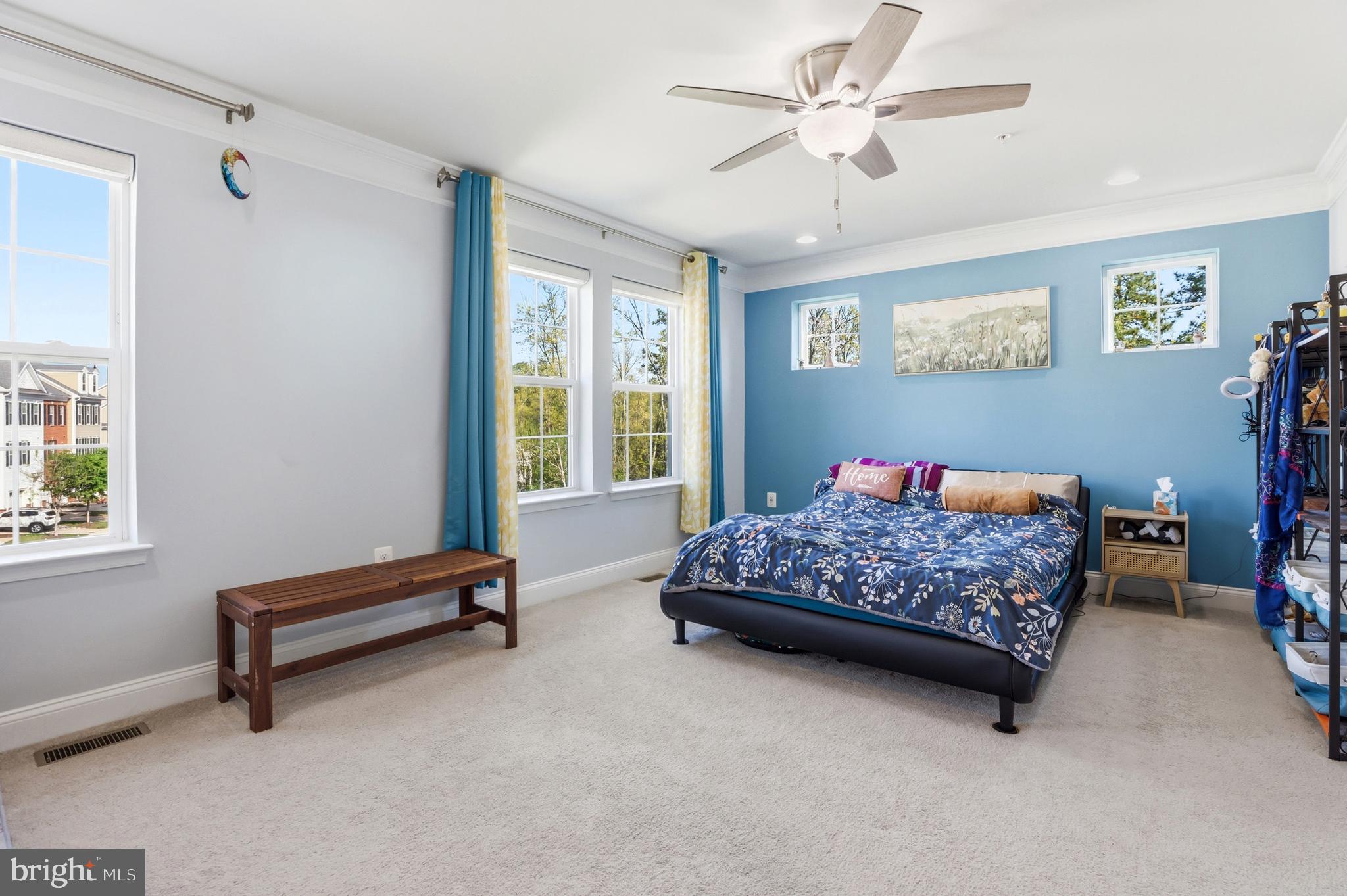623 CLEAR BLUE LANE