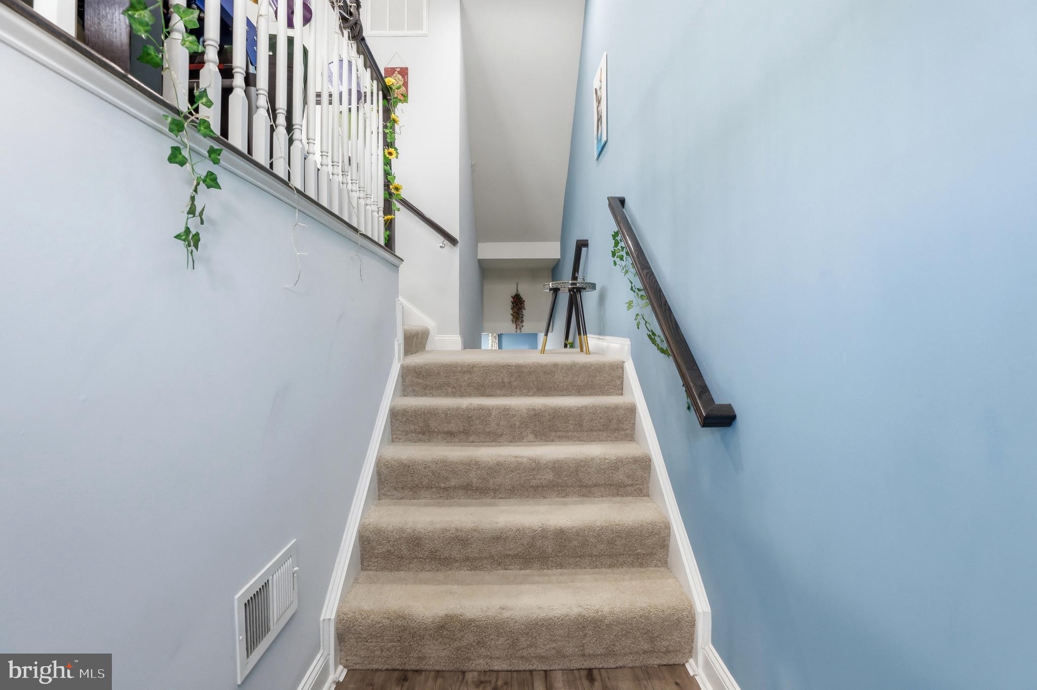 623 CLEAR BLUE LANE