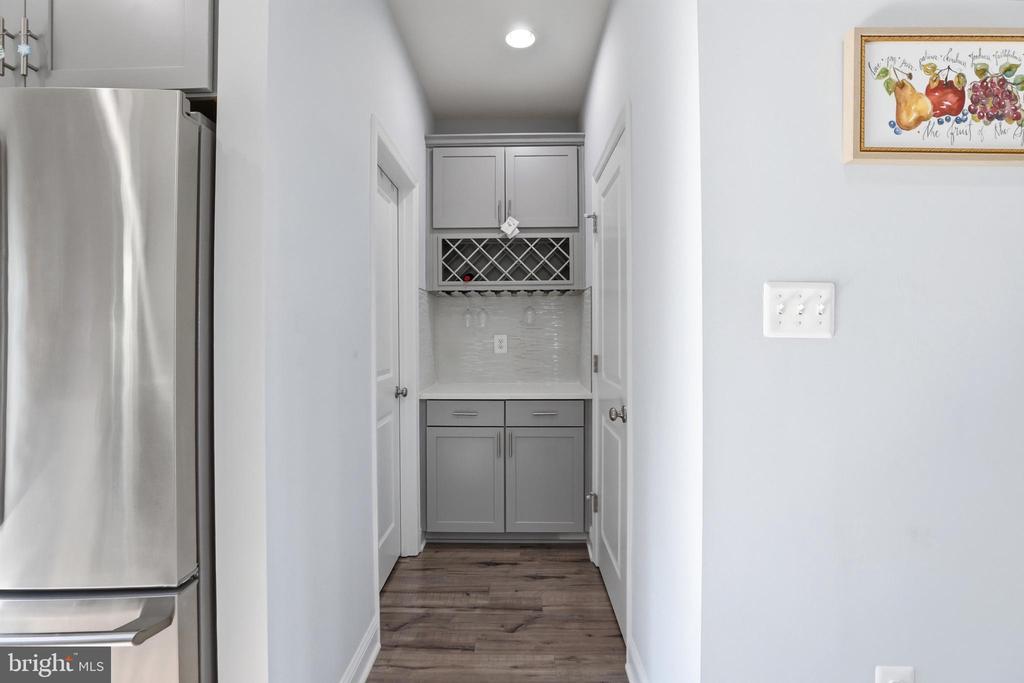 623 CLEAR BLUE LANE