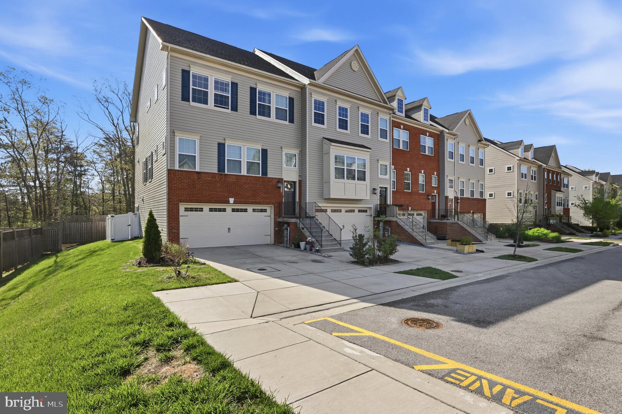 623 CLEAR BLUE LANE